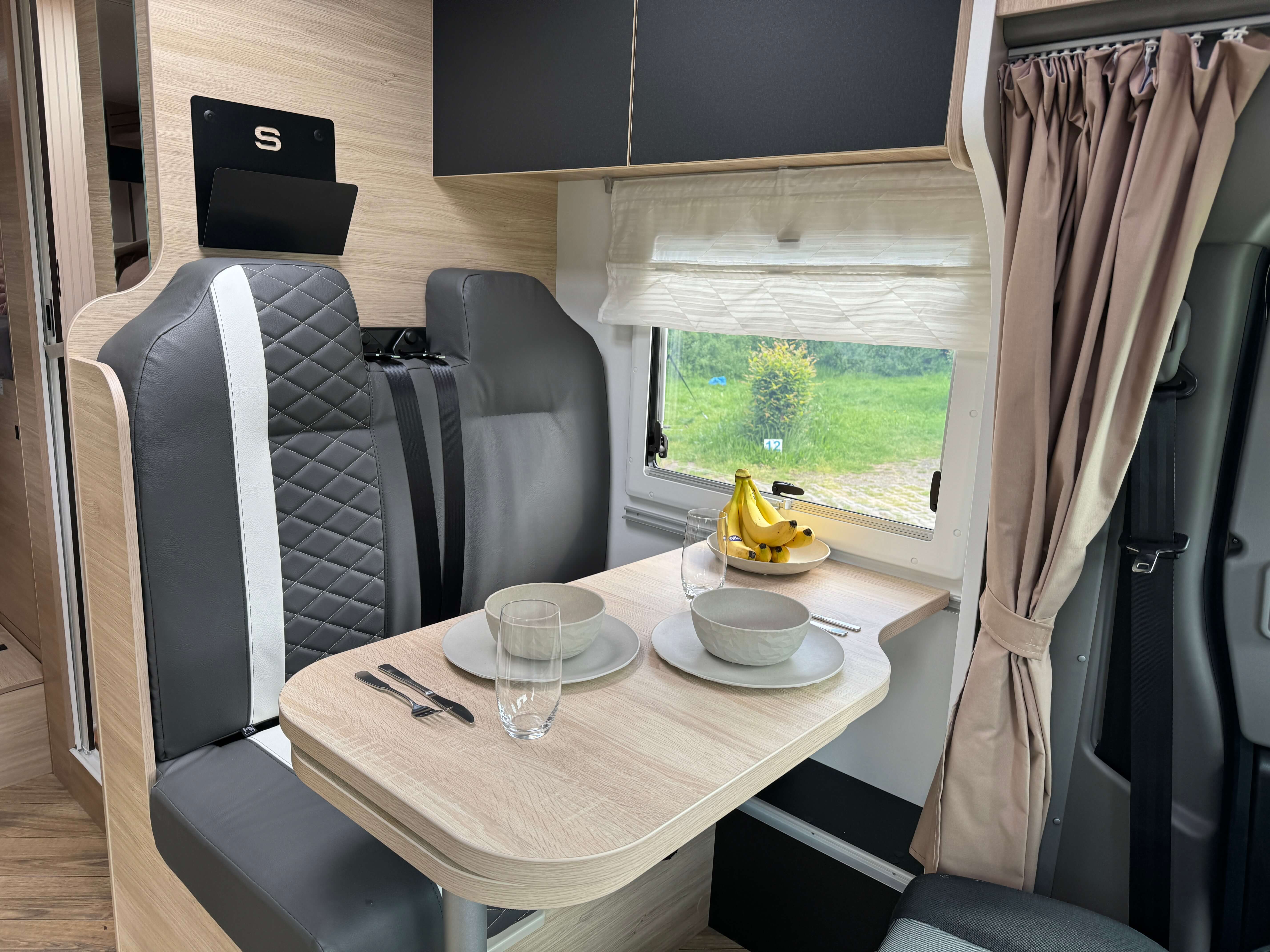 Ahorn Slim Limited 670 Dinette